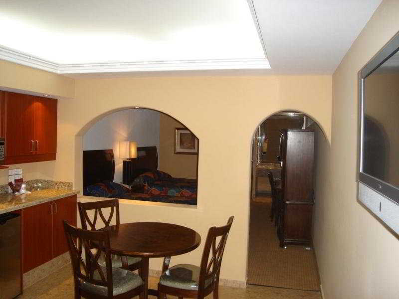 Hotel San Sebastian Hermosillo Exteriör bild